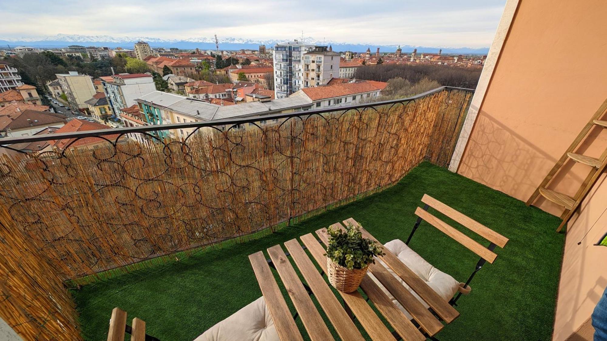 Apartmán La Terrazza Del Re Vercelli Exteriér fotografie